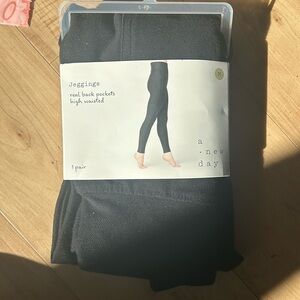 A New Day Jeggings NWT Medium